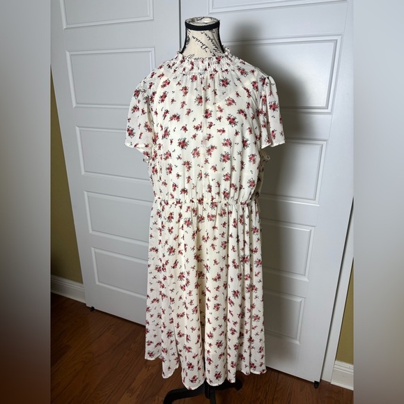 🌹🖤 TORRID Mini Chiffon Smocked Dress Rose Floral 2X NWT - Picture 9 of 11